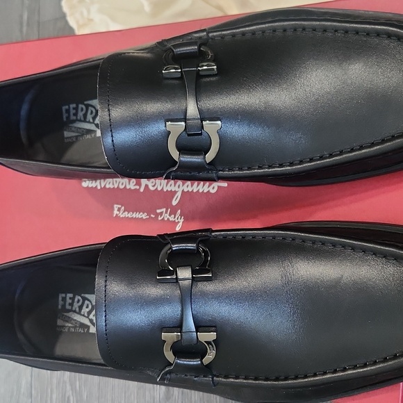 Ferragamo Men's  Grandioso Grained Black Calkskin Gancini Loafer size 8.5 - Picture 6 of 9